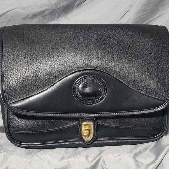 Vintage Dooney And Bourke Black Leather Crossbody Messenger Bag Made In The USA - Picture 2 of 8